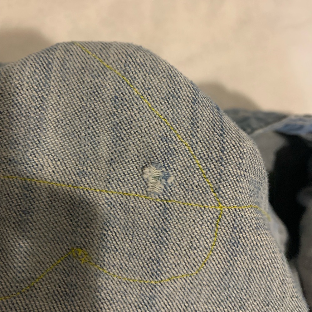 Vintage Up-Cycled Light Wash Women’s Capris Jeans with Patch Details - Picture 4 of 11